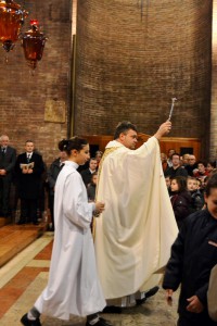 don_mirco_pasini_entra_nella_nostra_comunita_11_20121222_1337311116
